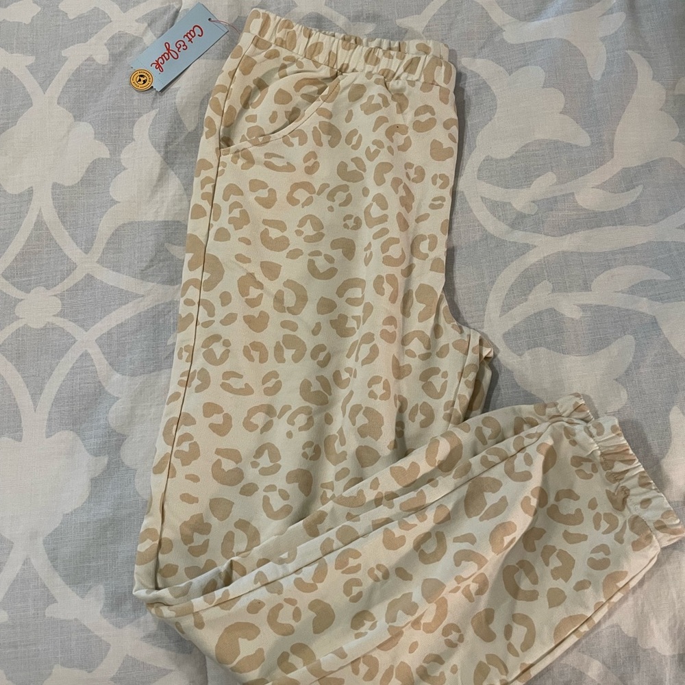 NWT 14/16 PLUS Cat & Jack light weight joggers